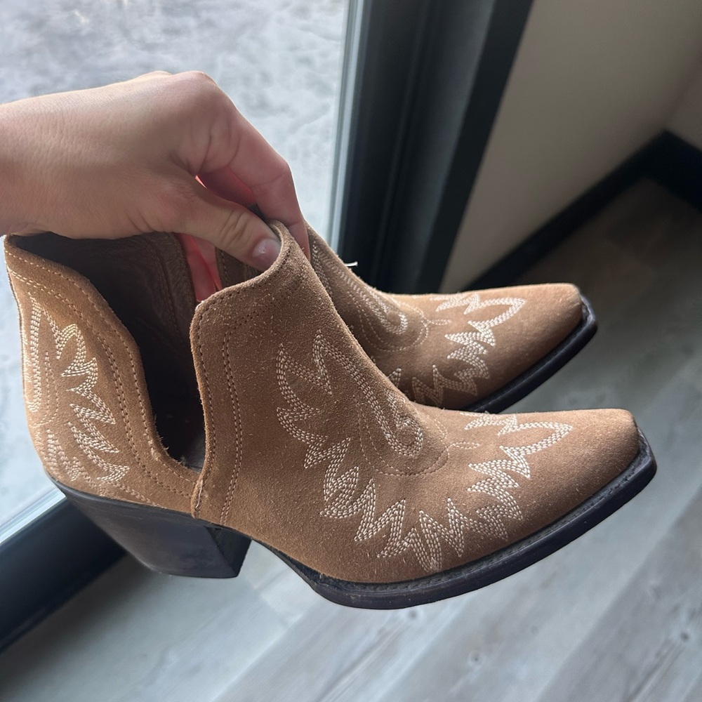Ariat Tan Embroidered Ankle Booties